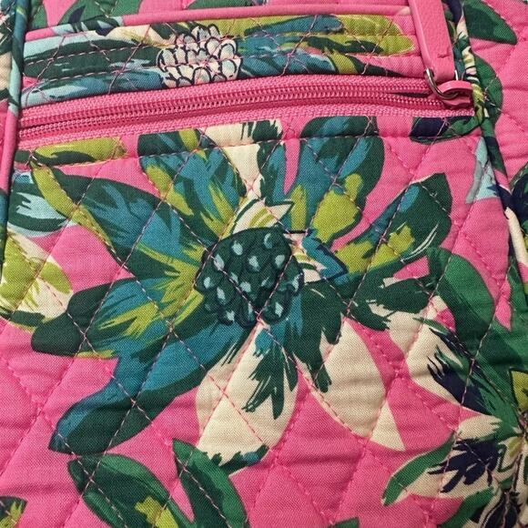 VERA BRADLEY Floral Pink and Green Quilted Crossbody Bag - Picture 3 of 7
